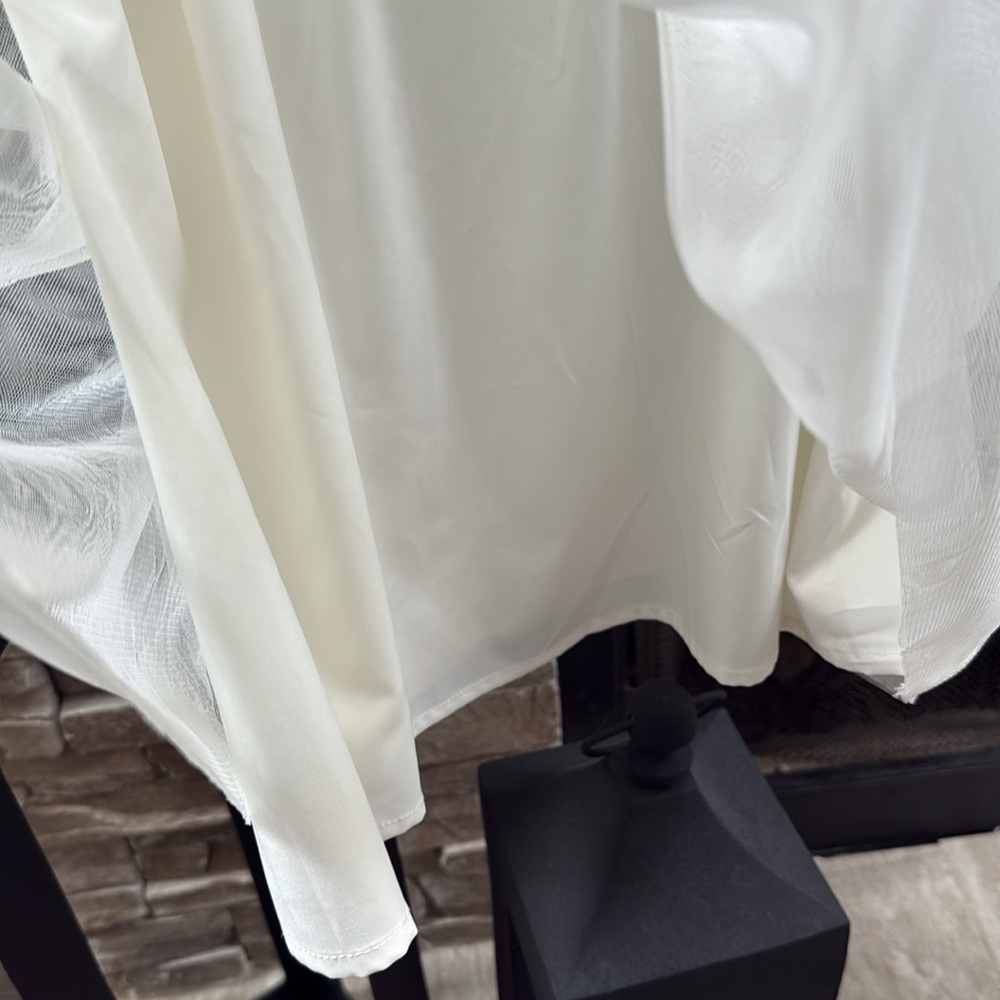 Minuet Elegant Ivory Dress with Beaded Waist Small - Picture 5 of 8